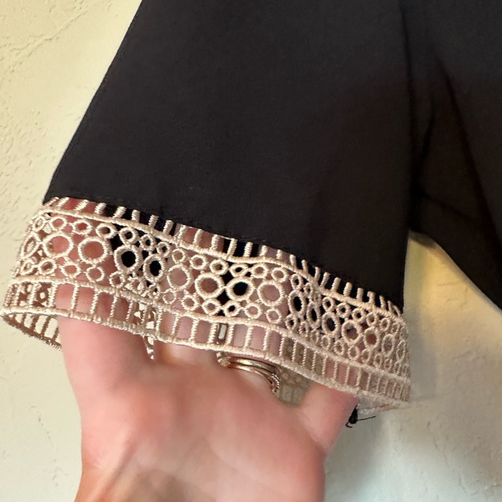 Detailed Polyester Top Size XS - Picture 4 of 6